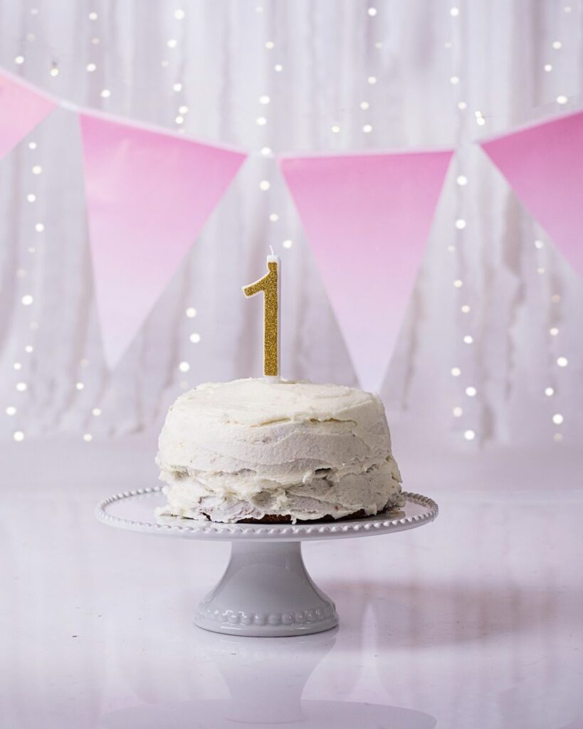 Decoración de smash cake para un primer cumpleaños